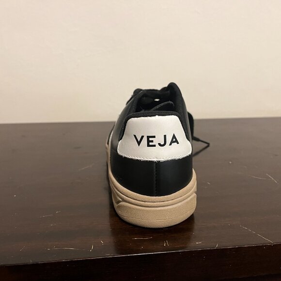 Veja Women's V-12 LEATHER BLACK DUNE Sneakers - Picture 2 of 3